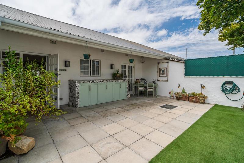 2 Bedroom Property for Sale in Harfield Village Western Cape